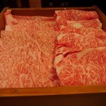 右が隠岐牛　左がオリーブ牛