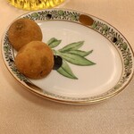 287951585 - オリーブの実にミンチを練りこんだフリット