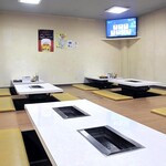 やまどり - 掘り炬燵式の小上がり座卓席