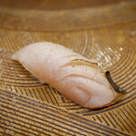 にぎり鮨 一五〇 - 炙り鰆（おすすめ）