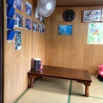 前田食堂 - 座敷。