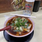 中華そば 麺屋7.5Hz - 中華そば(並)＠700円／コショーを多めに入れるとこれがまた美味しいんです٩(^‿^)۶