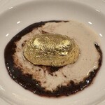 レストラン ザ・カステリアンルーム - 黄金に輝く黒トリュフと根セロリのスフレ インペリアルエッグ