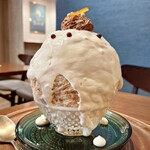 京かき氷 つみき - ぜんたいを覆うホワイトチョコクリーム(柚子ピール入り)！