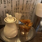 本石亭 - 福神漬けを合わせると抜群に美味いぞ♡