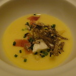 ペッシェ・ロッソ - 前菜・・・トリュフ入りコーンスープ