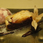 ペッシェ・ロッソ - アドベリーとレーニアチェリーのストゥルーデル・ヨーグルトとベリーのソルベ添え1030円