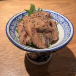 比内地鶏串 Sot l'y laisse - こまちの塩辛(とんぶり掛け)