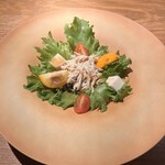 比内地鶏串 Sot l'y laisse - 比内地鶏 胸肉/秋田県産水耕栽培レタス/西馬音内 明通りチーズ工房 モッテェレラ/金柑