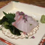 立呑み とだか - (4品目) イシダイ刺身
      2025年2月25日