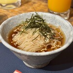 立呑み とだか - (11品目) 梅和え麺
      2025年2月25日
