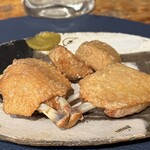 立呑み とだか - (5品目) 「芋手羽」。手羽先と、里芋の唐揚げ。
      2025年2月25日