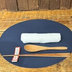 立呑み とだか - テーブルのセッティング
      2025年2月25日