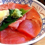 Isomaru Suisan - マグロ丼です
