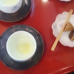 梅の家 - 昆布茶に試食