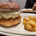 マンチズ バーガー シャック - 2MCWバーガー ¥2400