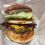 マンチズ バーガー シャック - 自家製ベーコンエッグチーズバーガー ¥1820