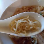 喜多方 満喜 - 曽我製麺の中太麺