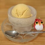 Fortune comes in at the merry gate - クロモジ