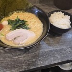 横浜家系ラーメン 赤家 - 