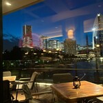 QUAYS pacific grill - 