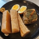 なにわ おでん - シミっシミのダイコン　豆腐とろろ昆布つき　ちくわぶ　卵