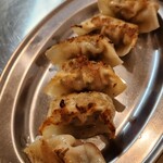 なにわ おでん - １口餃子5個入りだったが２人だったので喧嘩しないように6個にしてくれました(笑)