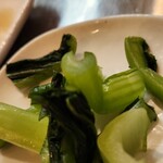 なにわ おでん - サービスの野沢菜漬け