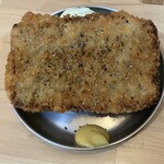 大衆立飲 もつ刺 すずき - レバカツはちょい違ったな　それも関係なく愛せるわたしは囚われの身だ