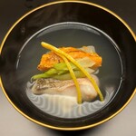 徳ㇵ本也 - グジと丸大根と半生バチコとタラの芽のお椀