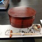 丹波篠山　近又 - おかずは二段重