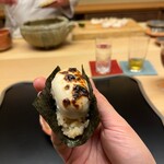 徳ㇵ本也 - 河豚の白子の手巻き寿司　熱々