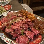 神戸牛焼肉と冷やしピーマン 金肉屋 - 