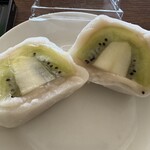 武市神栄堂菓子店 - キウイ大福断面