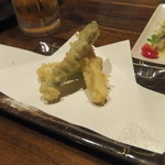 居酒屋がんこ - アスパラの天ぷら