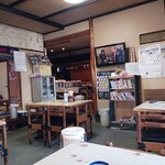 清光 - 店内は4名×4卓に小上がり席多し！