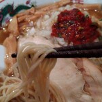 東一 - 辛味中華そばの麺