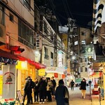 札幌ラーメン キヨリト - 金曜夜の店外