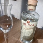 divino - グラッパ、アルコール57．5％