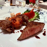 グリルうかい 丸の内店 - 牛フィレの炭火焼きと仔羊の串焼き