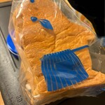 ペンギンベーカリー - 料理写真:ペンギン食パン