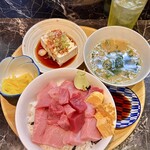 金太郎 - マグロ丼セット900円大盛サービス