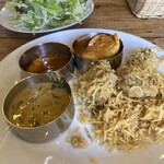 ヴェヌス サウス インディアン ダイニング - チキンビリヤニとカレー3種