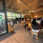 スターバックスコーヒー 都立明治公園店 - これ1階です。
