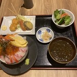 すし居酒屋 湊 - お味噌汁は“あおさ”たっぷりでミネラル補給◎です♪ 