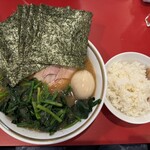 ラーメン濱野家 - チャーシュー細切れの乗ったライス