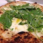 シシリヤ - クワトロフォルマッジ+ルッコラ