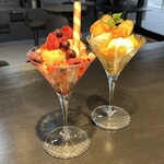 THE PATH COFFEE & BAR - ベリーベリーパフェ、マンゴーアイスクリーム