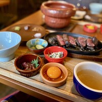 アカミヤコウシ - 牛テール土鍋ご飯和牛ランチ 150g 3500円