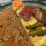 スパイシーカリーハウス 銀座半月 - 